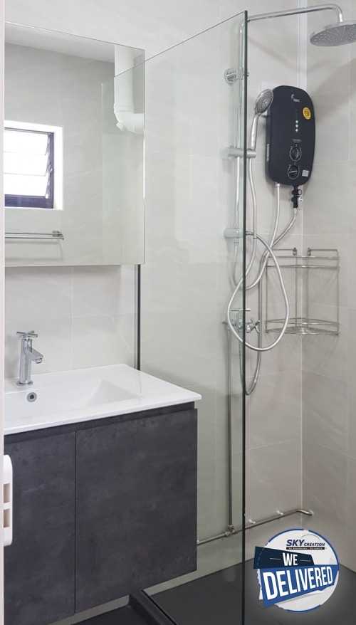 Modern Bathroom at Petir Road