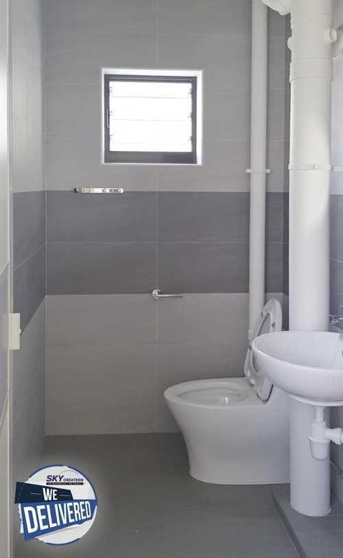 Modern Bathroom at Petir Road