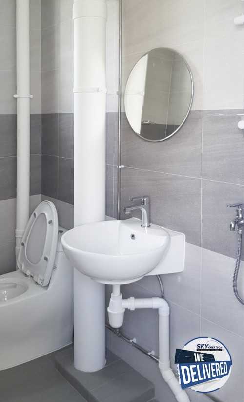 Modern Bathroom at Petir Road