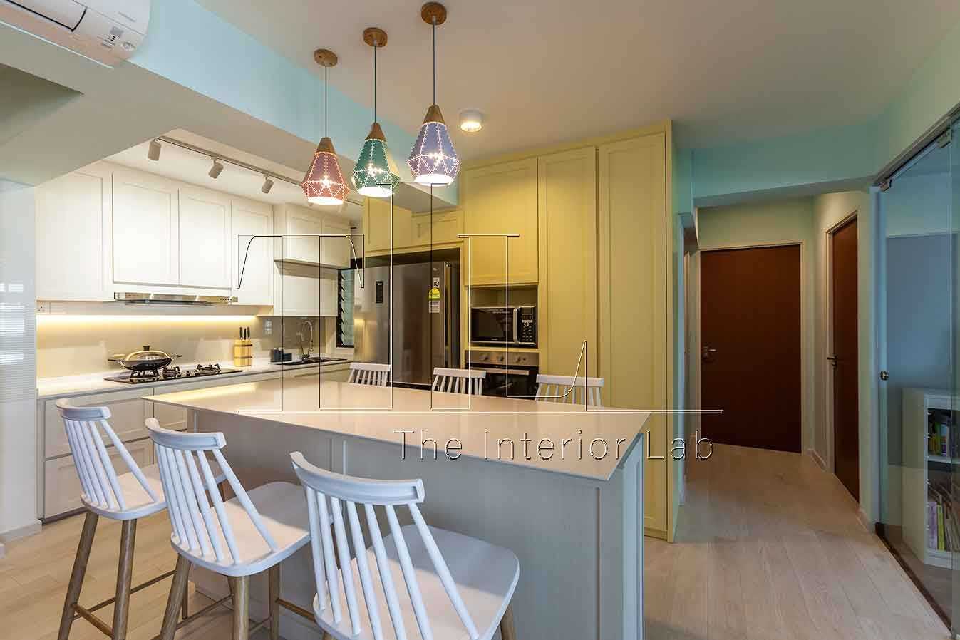 Contemporary Kitchen with Countertop and Kitchen Island