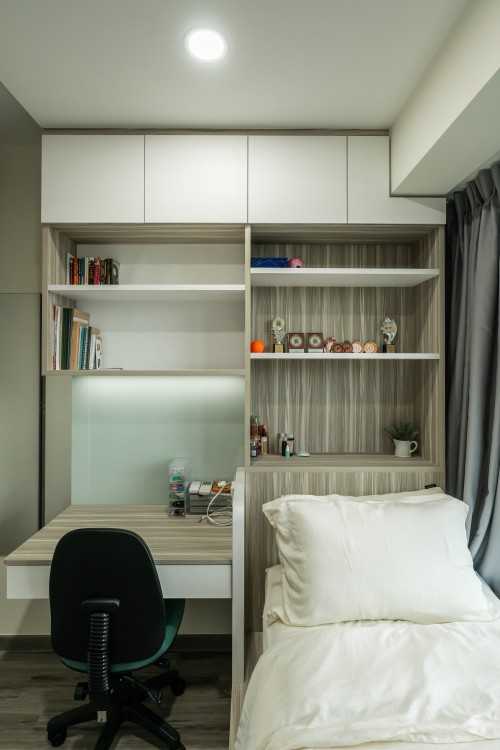 Modern Bedroom at Lake Grande