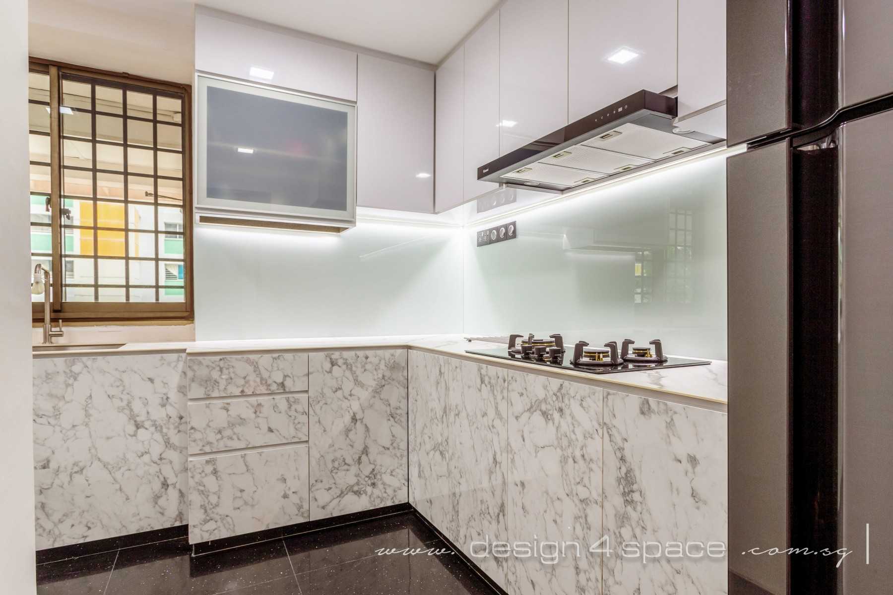 Contemporary Kitchen with Homogeneous Tiles and Marble Floor