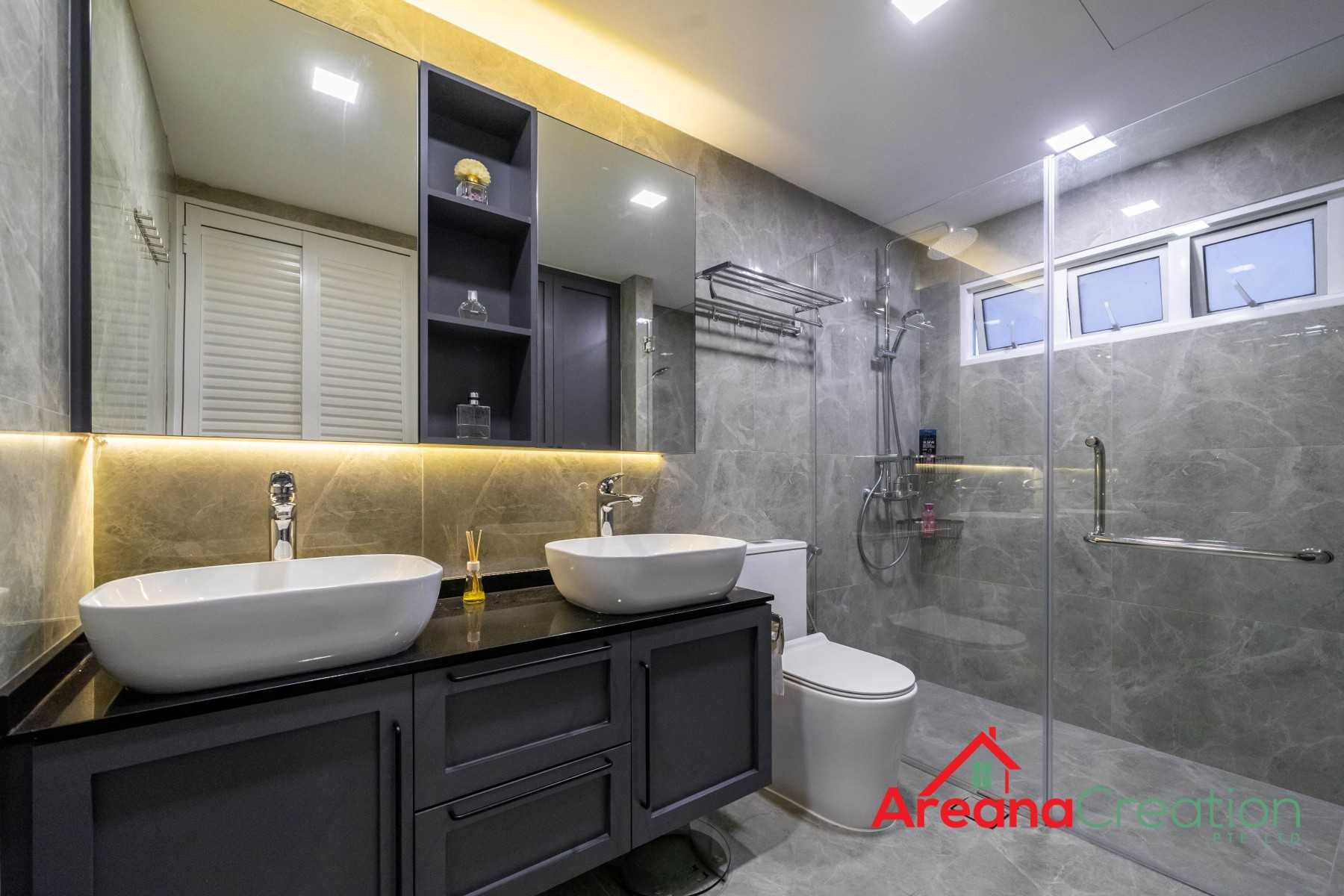 Modern Bathroom with Homogeneous Tiles and Granite Floor