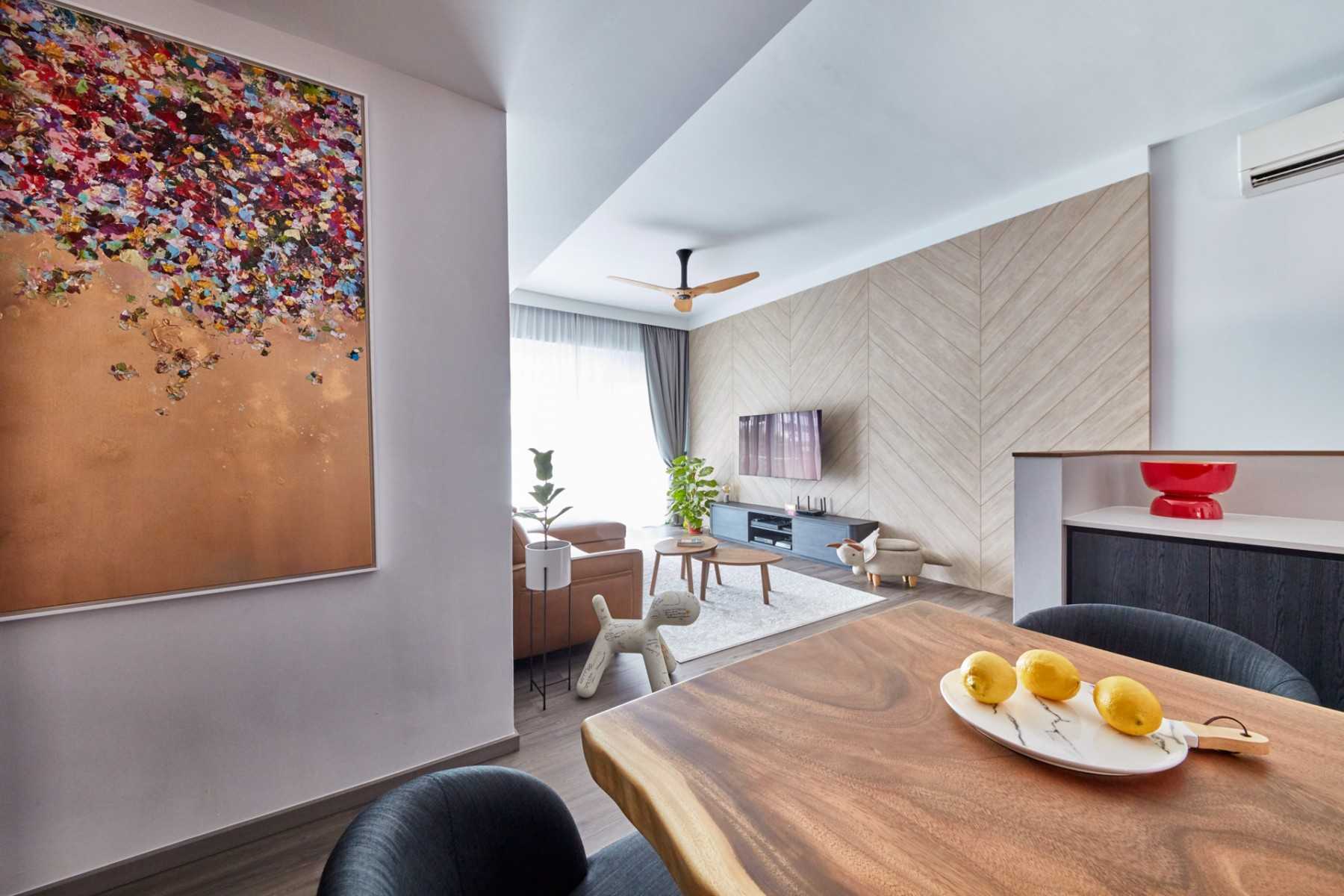 Modern Dining Room with Dining Table and Dining Chairs
