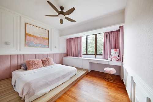 Modern Bedroom at Kerong Walk