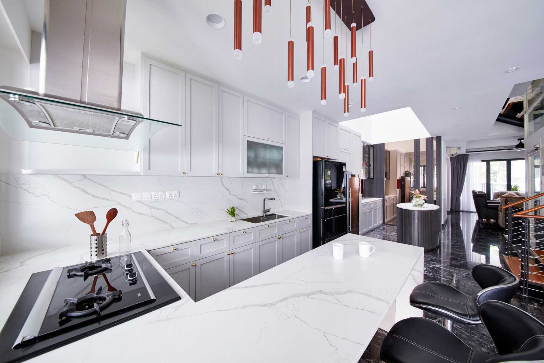 Modern Kitchen with Countertop and Marble Floor