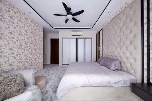 Modern Bedroom at Kerong Walk