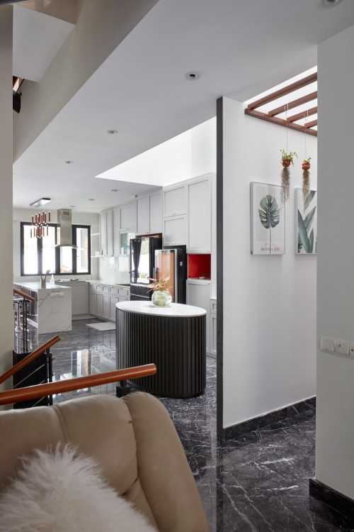 Modern Kitchen at Kerong Walk