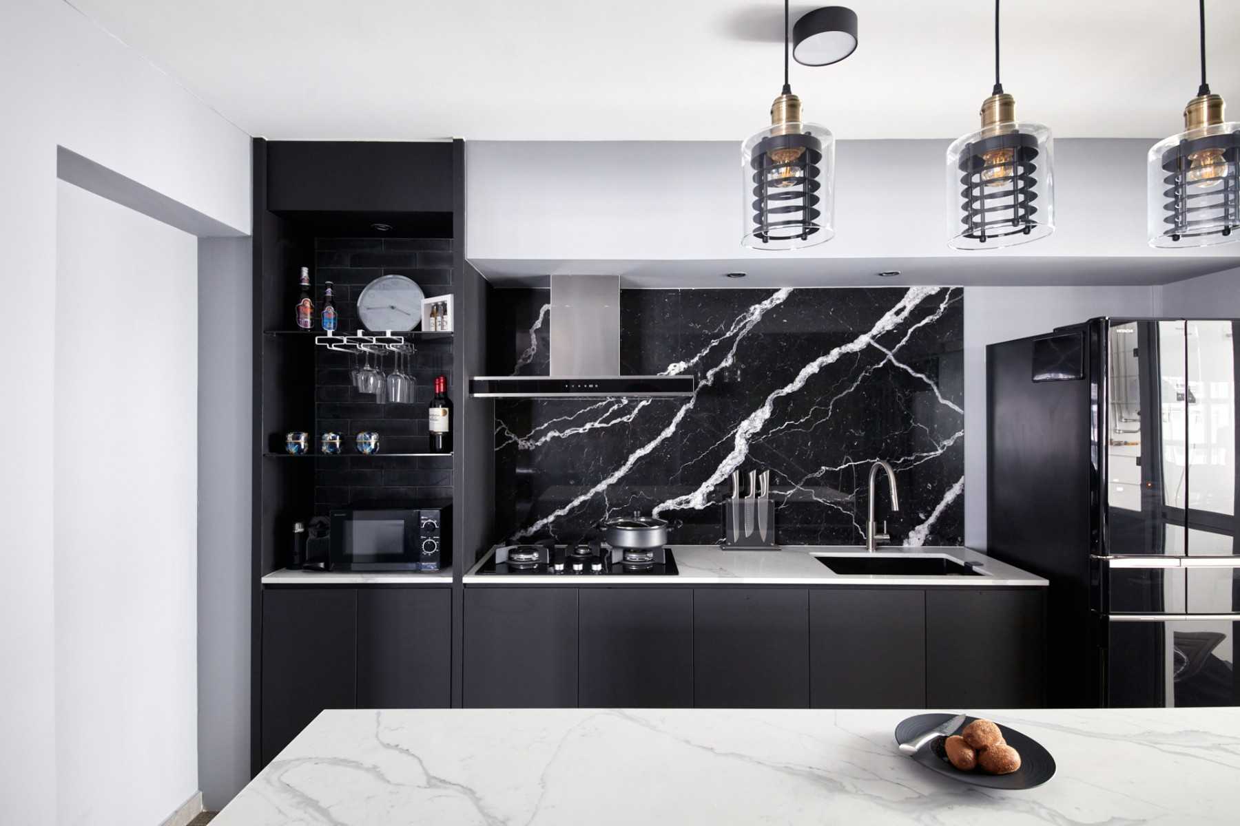Modern Kitchen with Kitchen Island and Open Kitchen