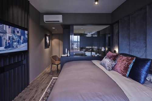 Contemporary Bedroom at Parkview Apartments