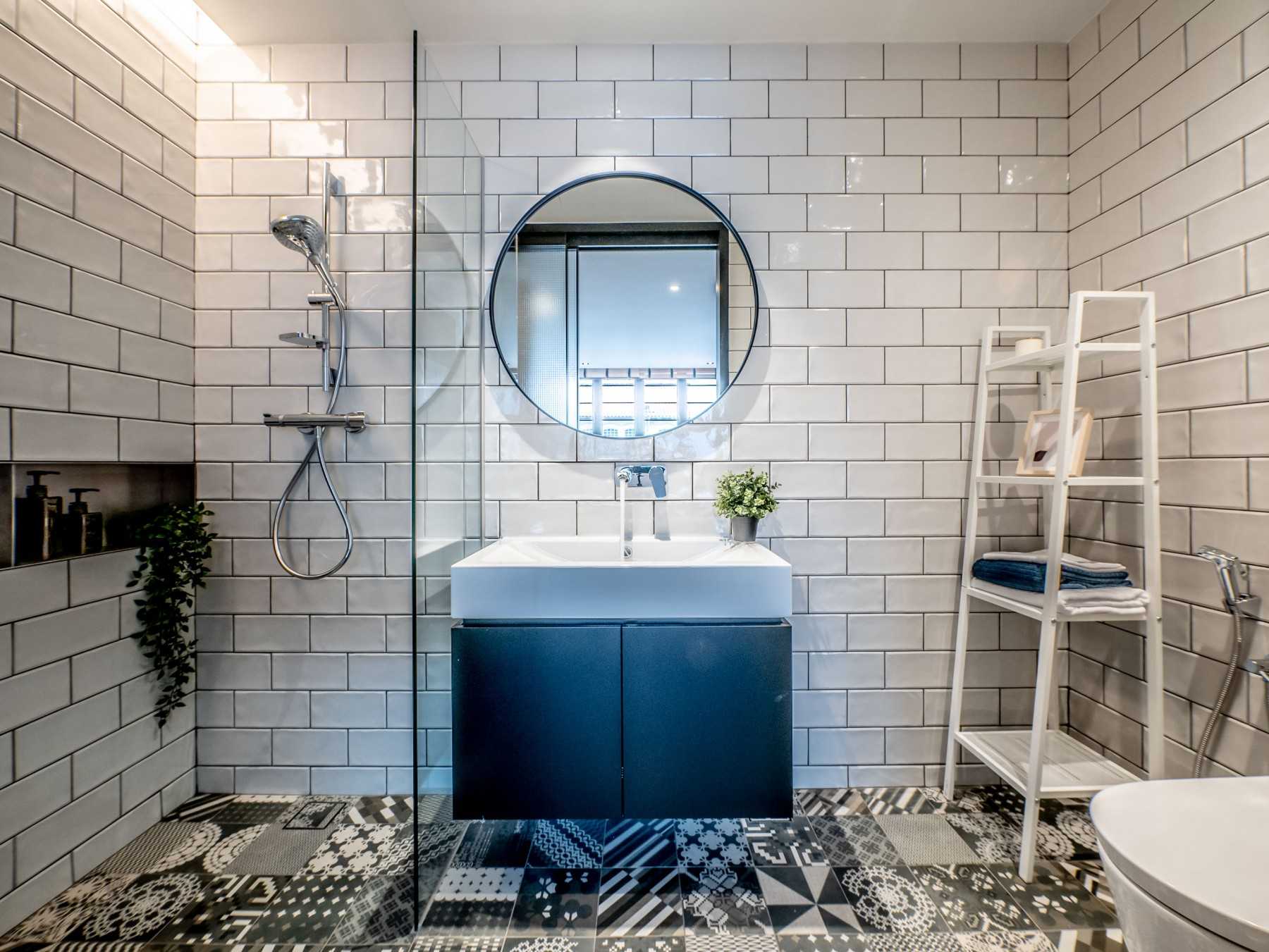 Country Bathroom with Mirror and Bathroom Storage