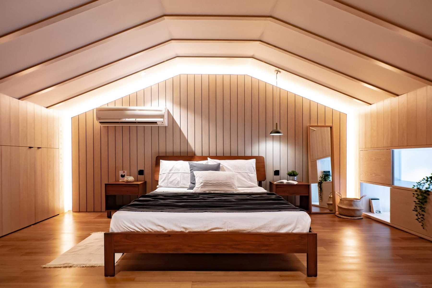 Country Bedroom with Mirror and Cove Lighting