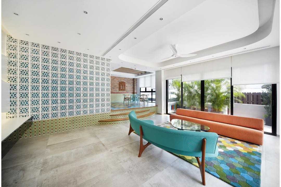 Eclectic Living Room with Sofa and Porcelain Tiles