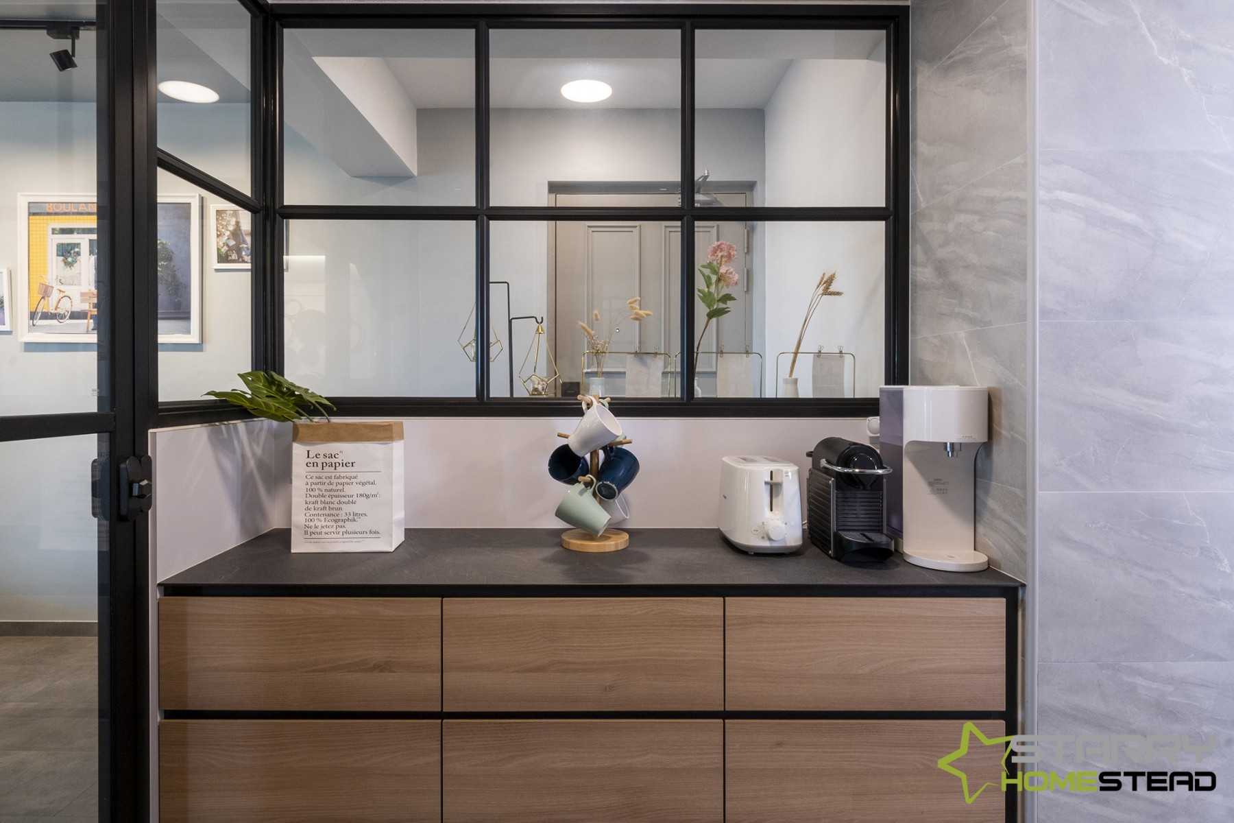 Modern Kitchen with Storage Cabinets and Drawer Units