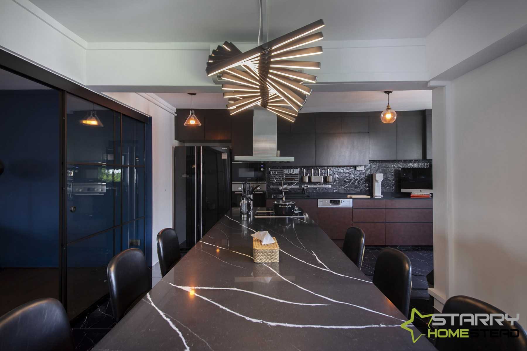 Modern Dining Room with Dining Table and Dining Chairs