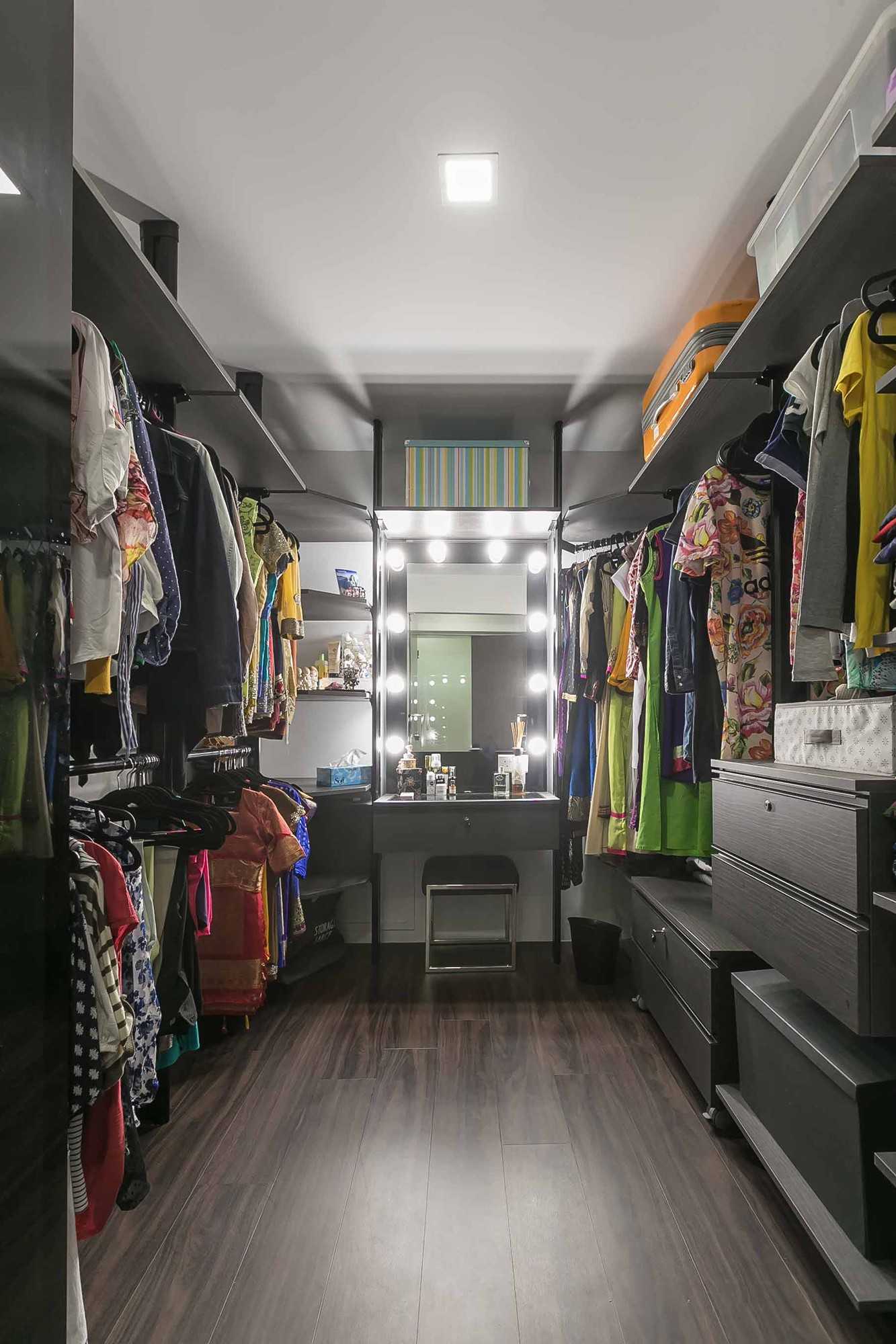 Modern Bedroom with Wood Flooring and Wardrobe