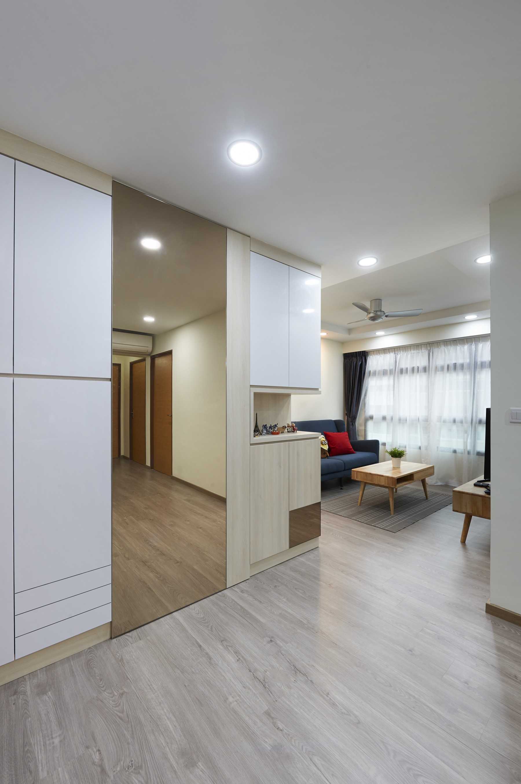 Scandinavian Dining Room with Mirror and Ceiling Fan