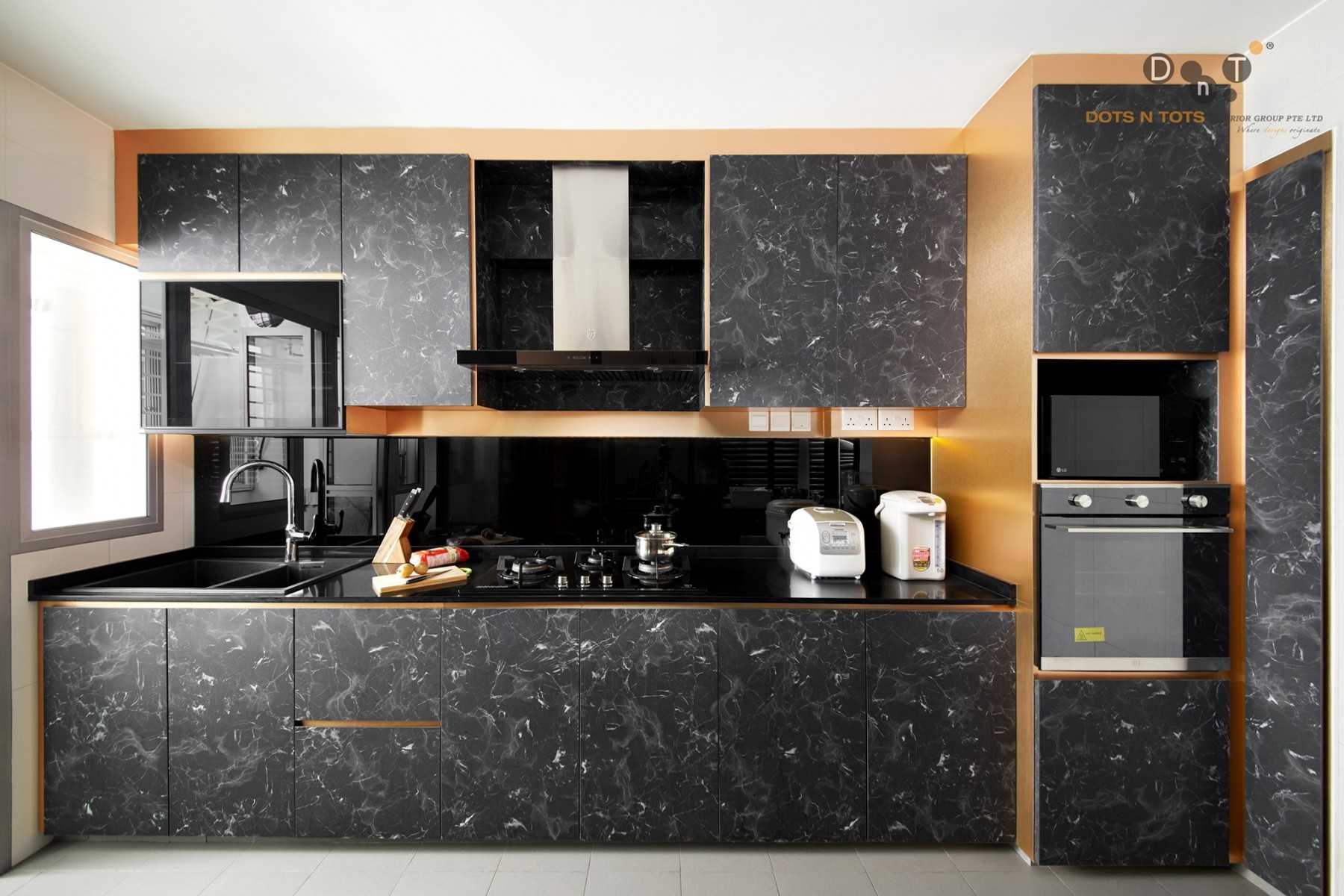 Modern Kitchen with Kitchen Window and Open Kitchen