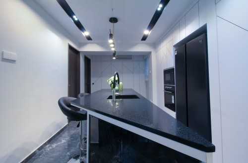 Minimalist Dining Room at 310 Anchorvale road