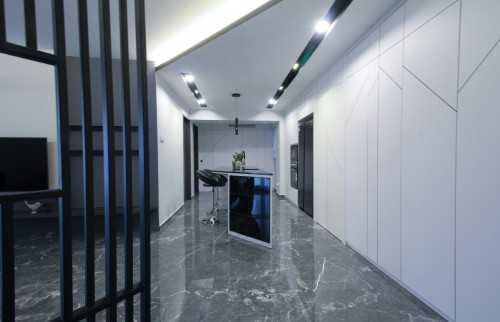 Minimalist Entryway at 310 Anchorvale road