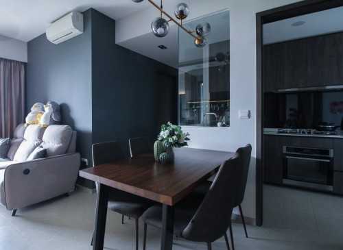 Modern Dining Room at Inz Residence