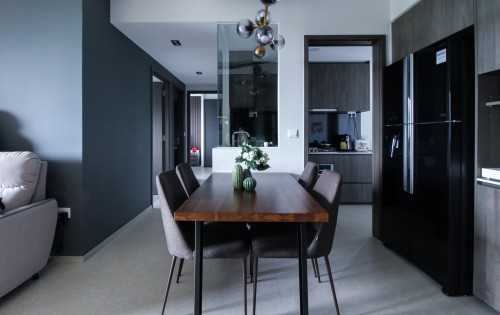 Modern Dining Room at Inz Residence