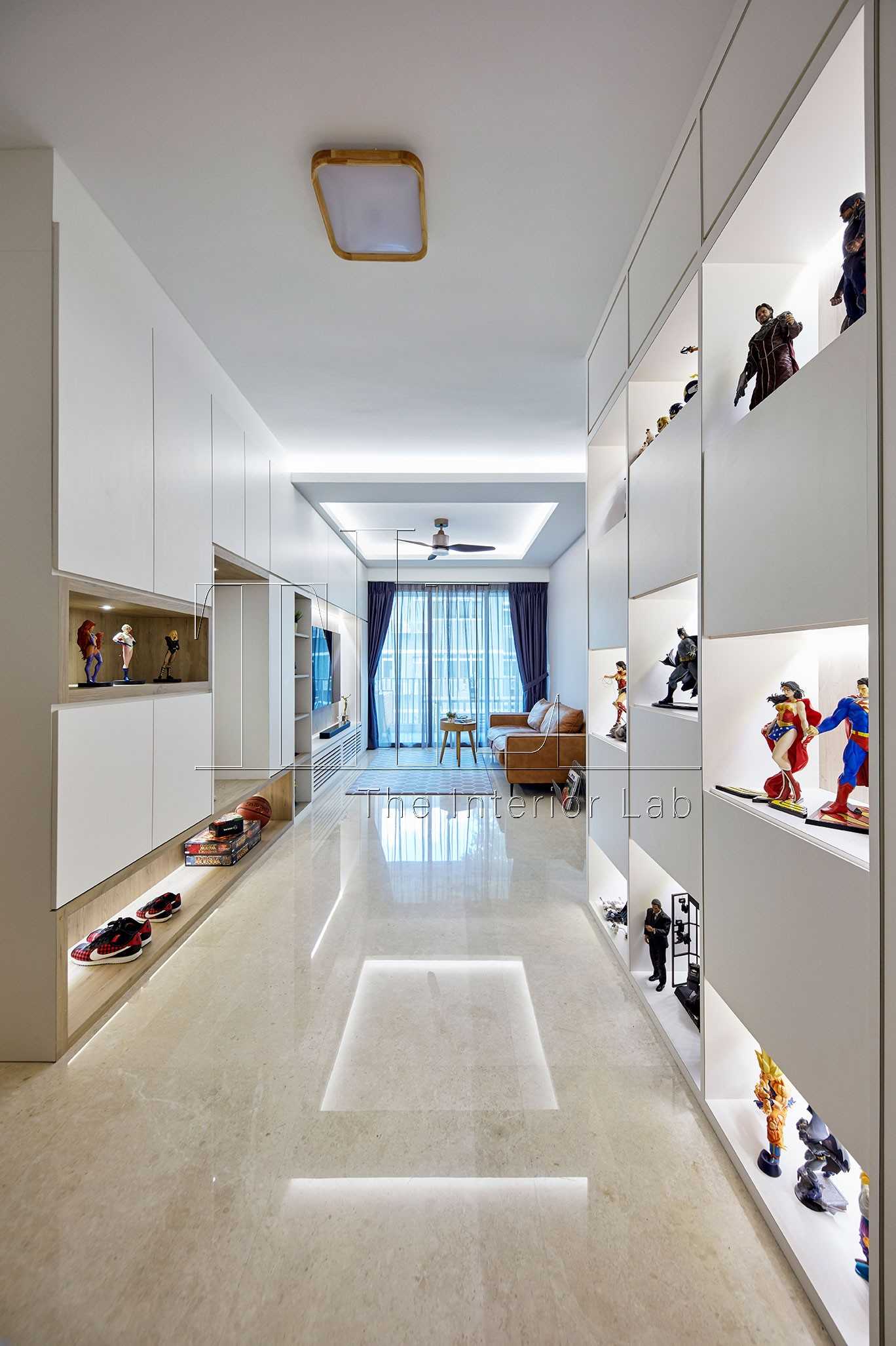 Modern Entryway with Seating Bench and Shoe Rack