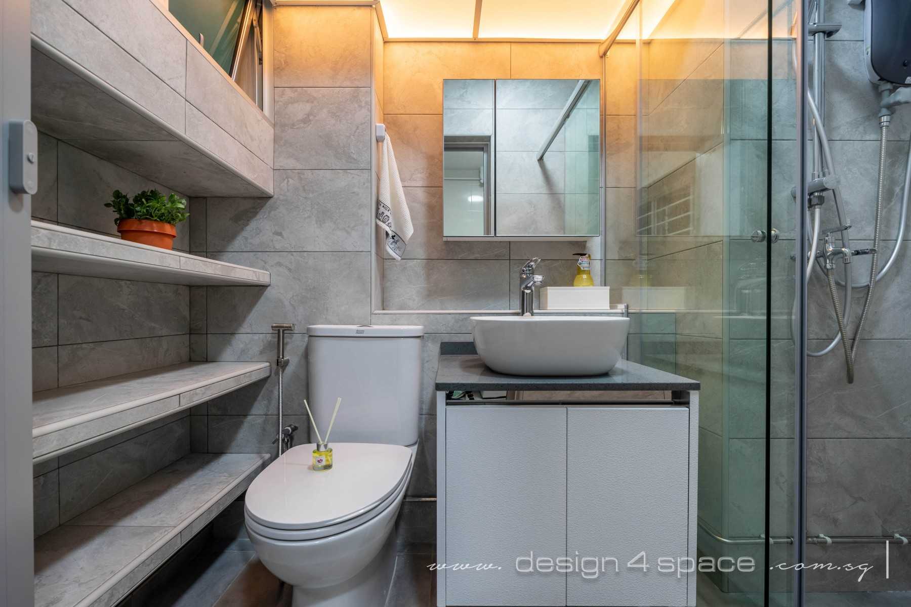 Contemporary Bathroom with Homogeneous Tiles and Mirror