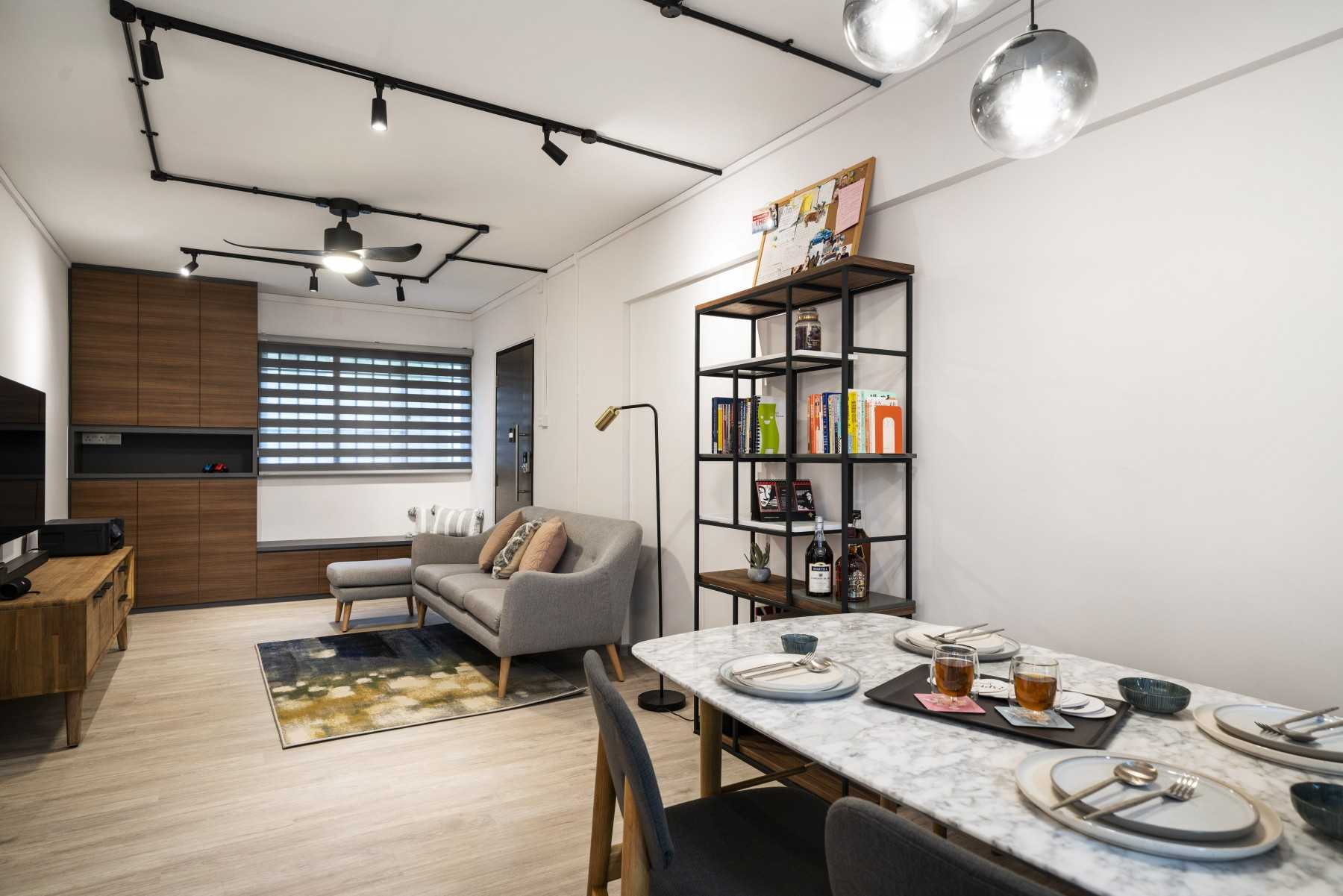 Minimalist Dining Room with Dining Table and Dining Chairs