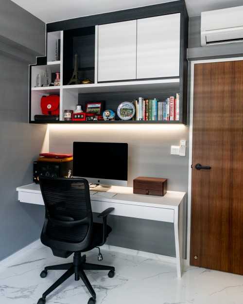Contemporary Home Office at 610A Tampines Greenweave