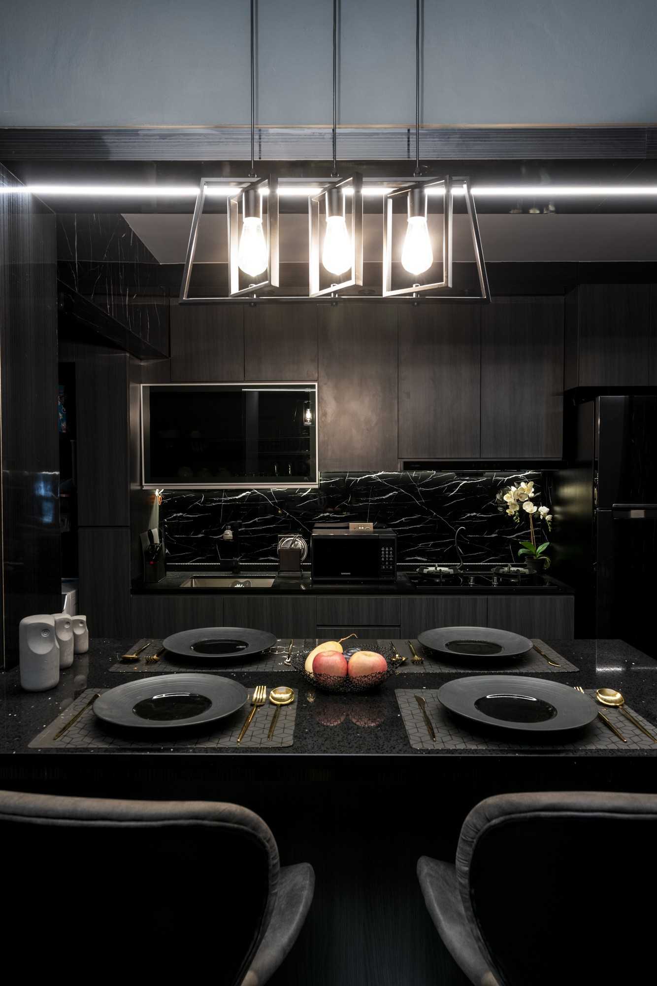 Contemporary Dining Room with Drop Light and Dining Table
