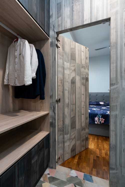 Contemporary Walk-in Wardrobe at 56 Northvale