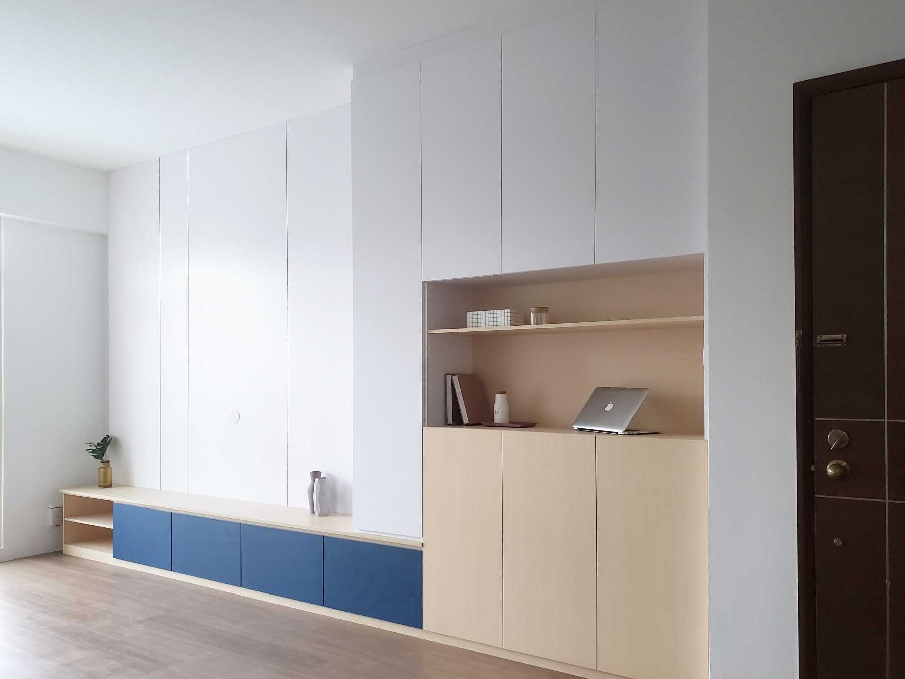 Modern Living Room with Bookshelf and Settee