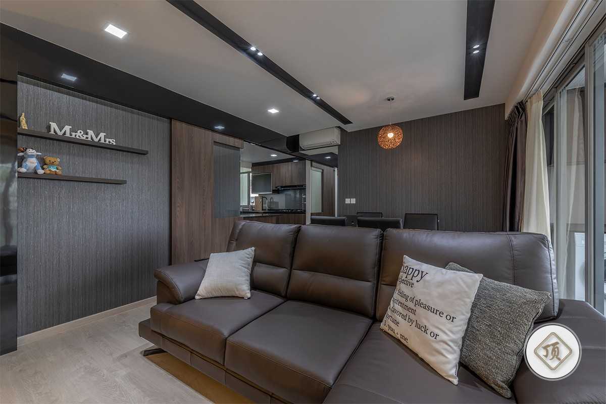 Contemporary Living Room with Drop Light and Sofa