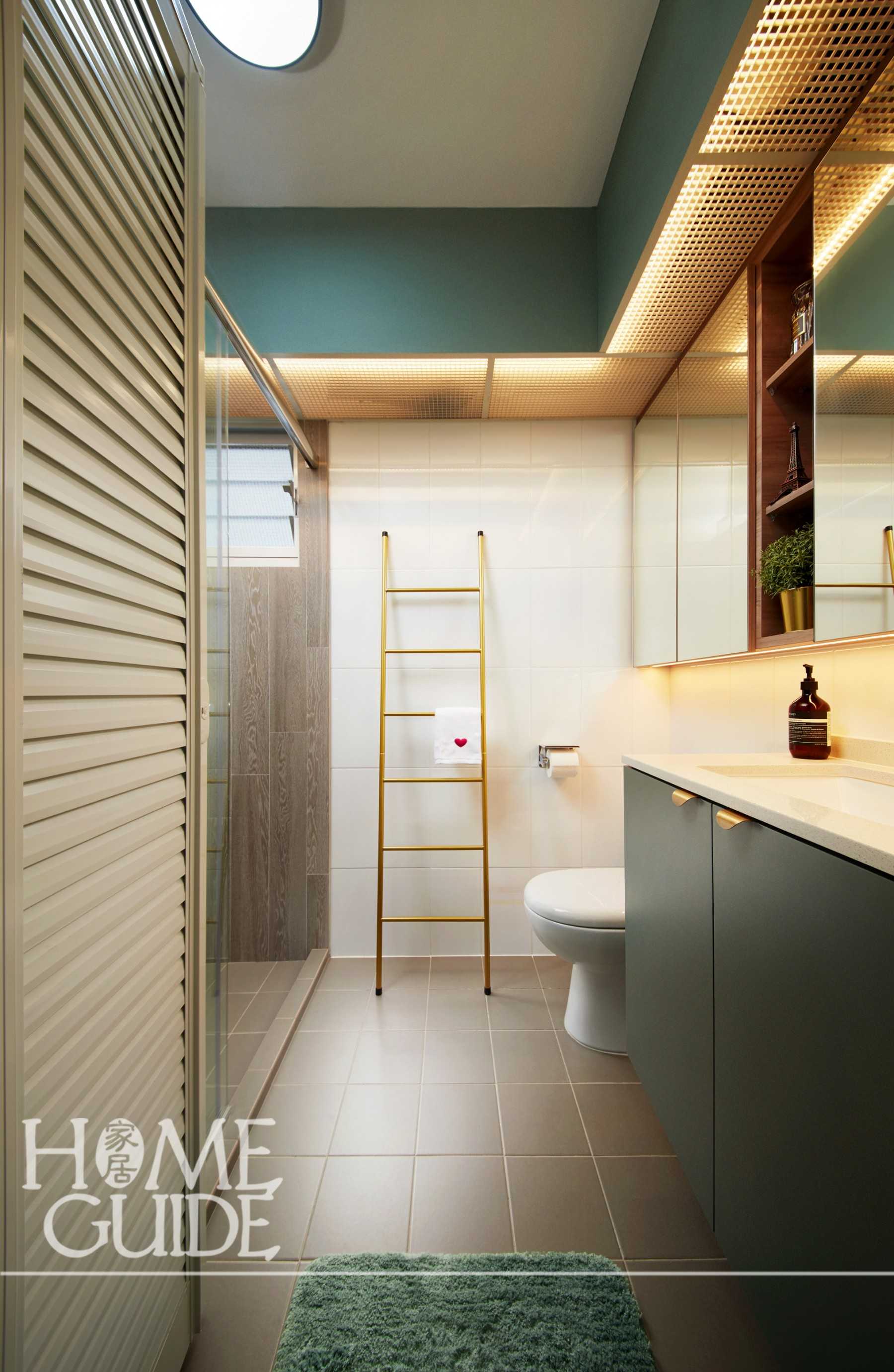 Modern Bathroom with Rainshower and Bathroom Accessories