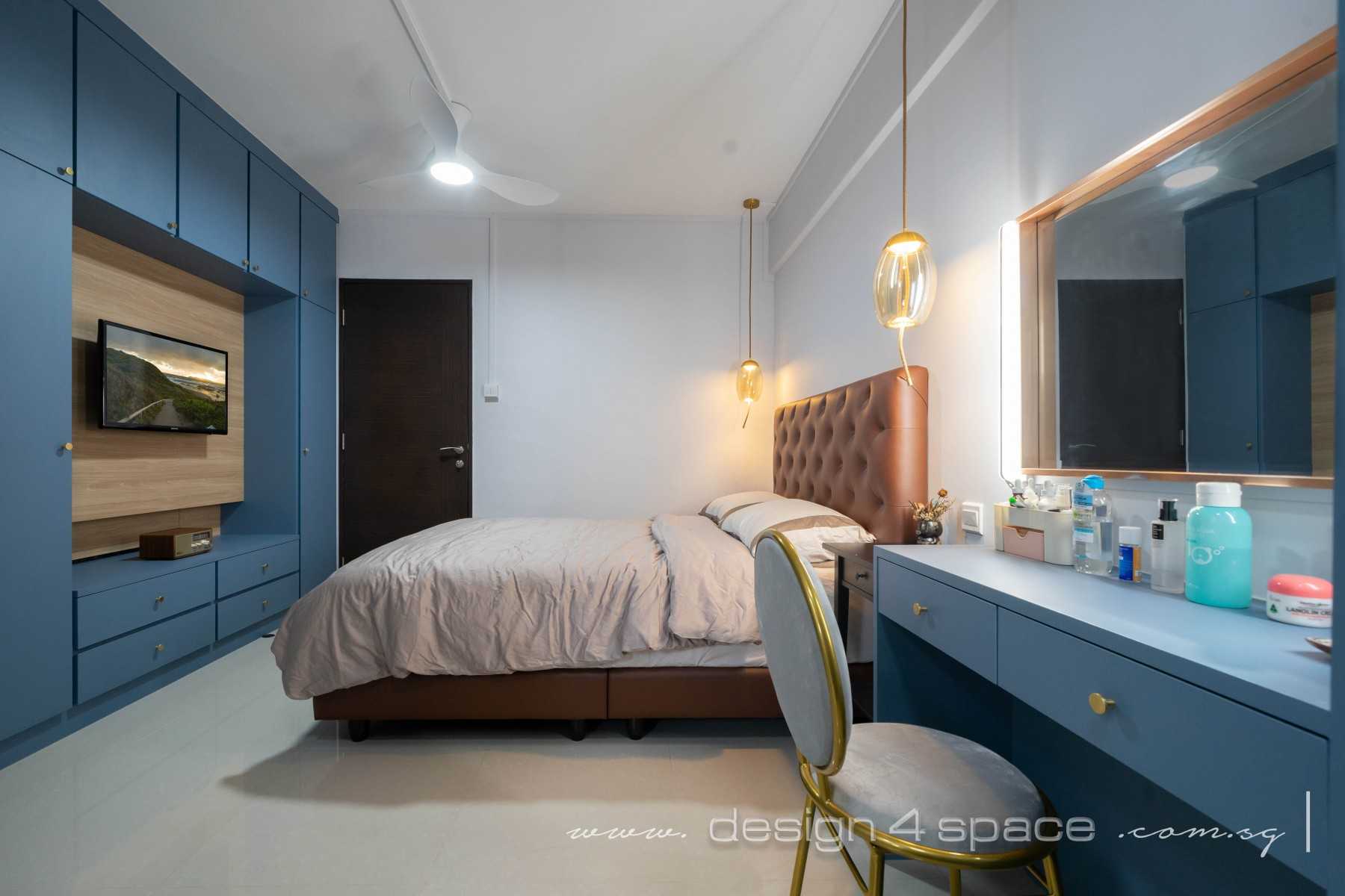 Contemporary Bedroom with Mirror and Wardrobe