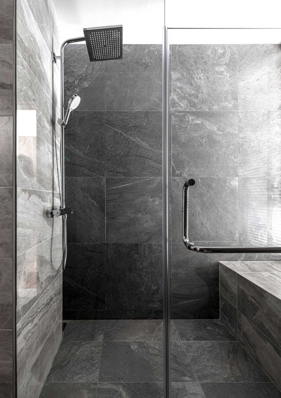 Modern Bathroom with Shower Screen and Rainshower