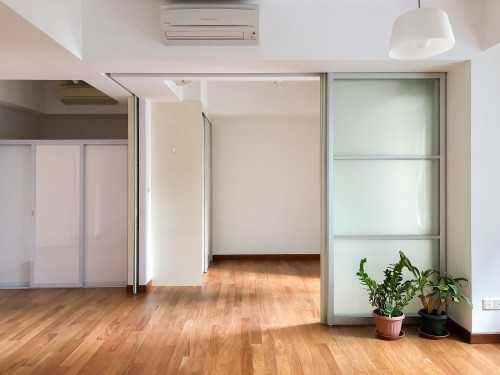 Minimalist Living Room at The Sail @ Marina Bay