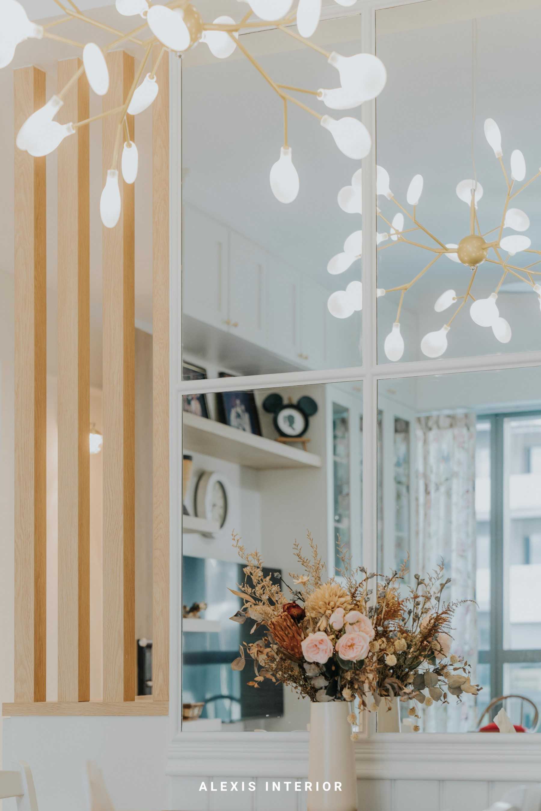 Country Dining Room with Mirror and Dining Table