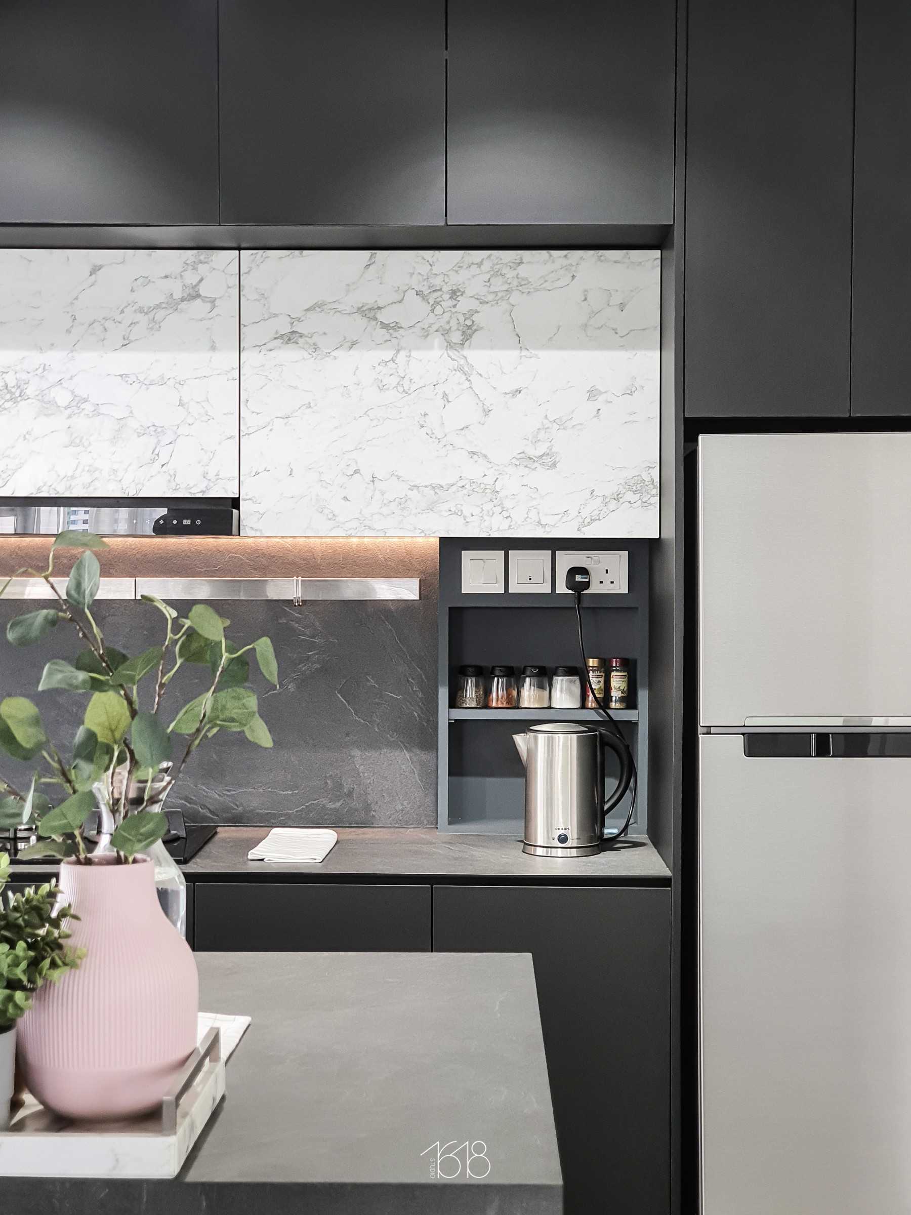 Minimalist Kitchen with Countertop and Kitchen Island