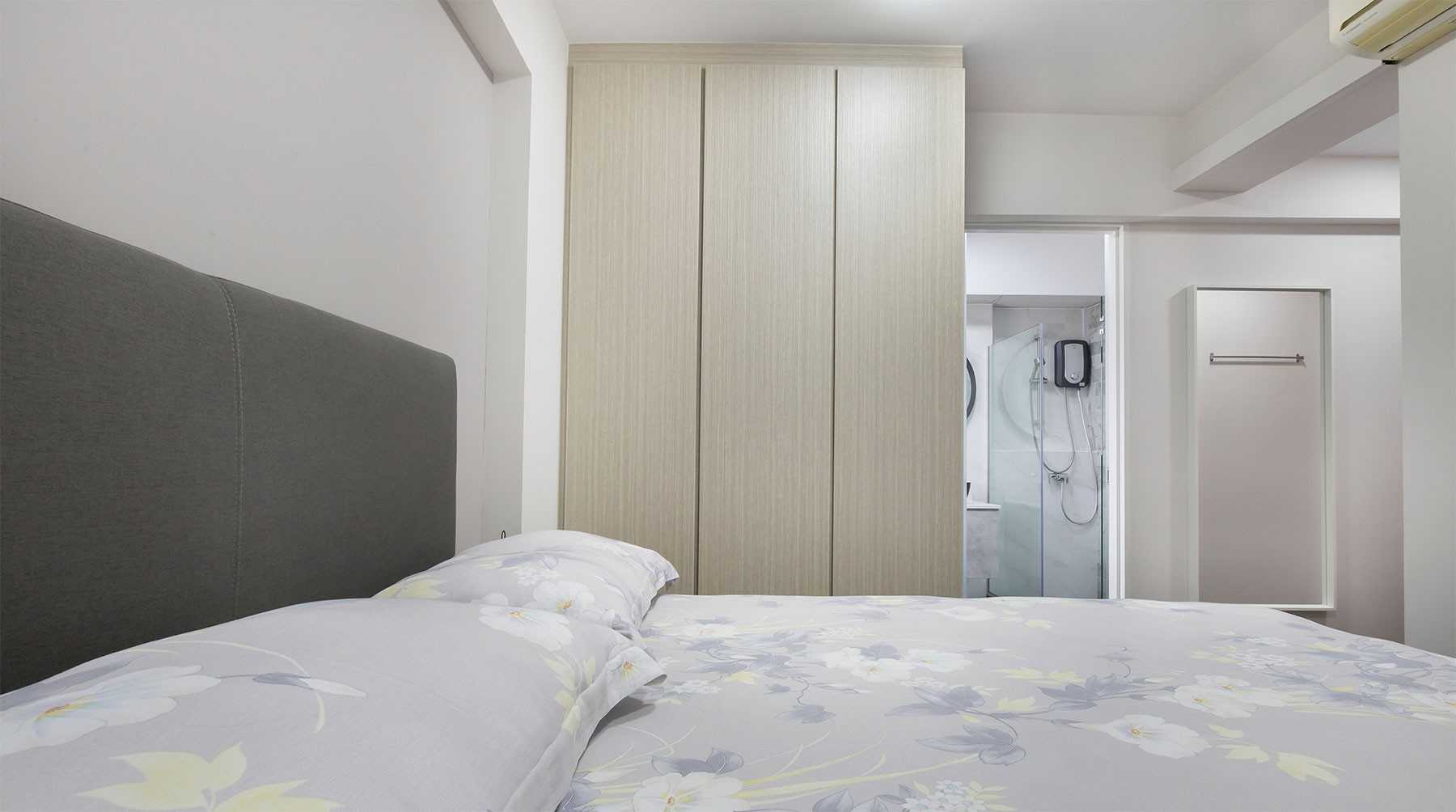 Modern Bedroom with Wardrobe and Closet