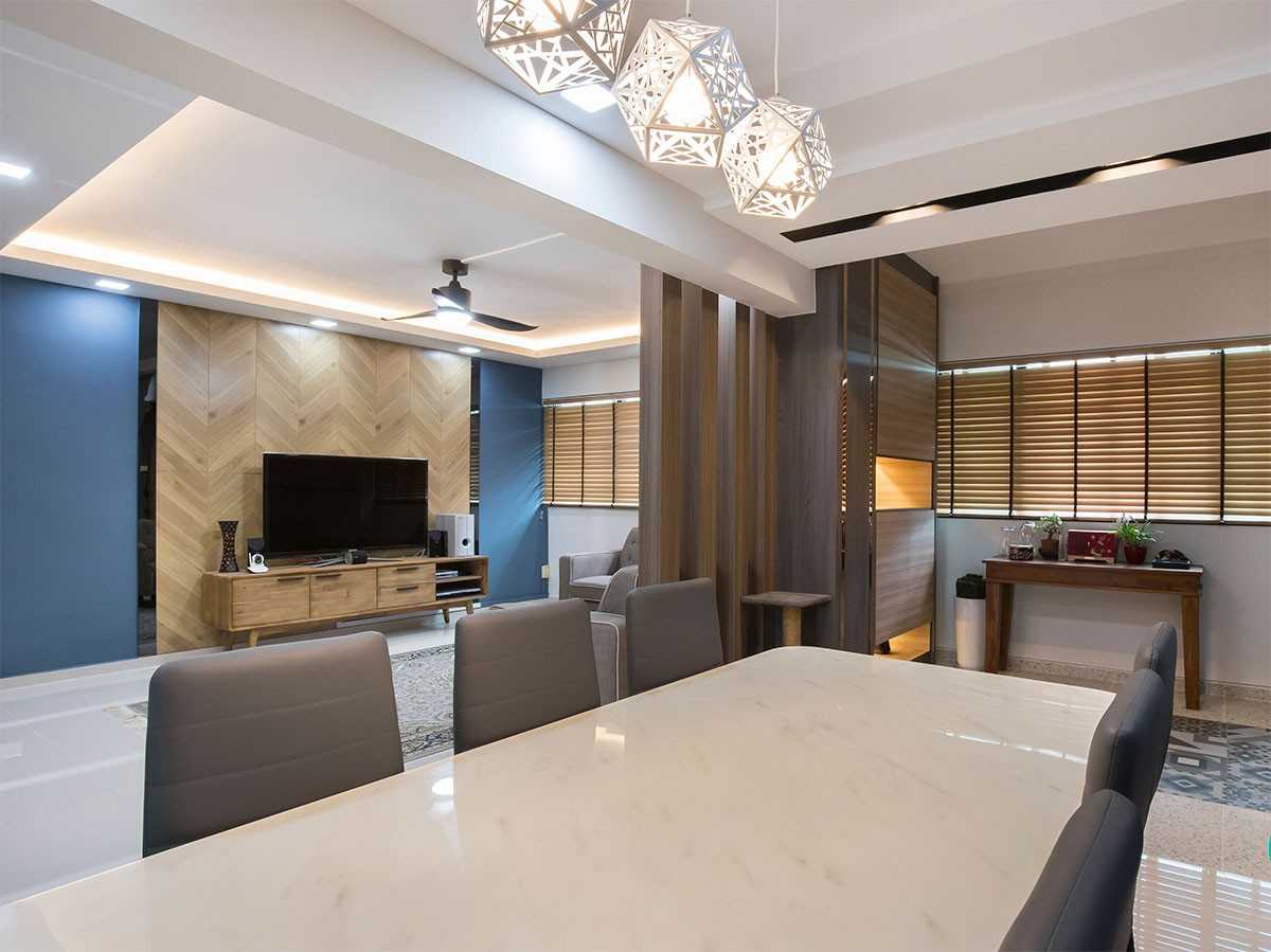 Modern Dining Room with Dining Table and Lighting