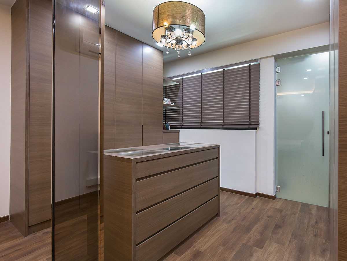 Modern Bedroom with Bookshelf and Lighting