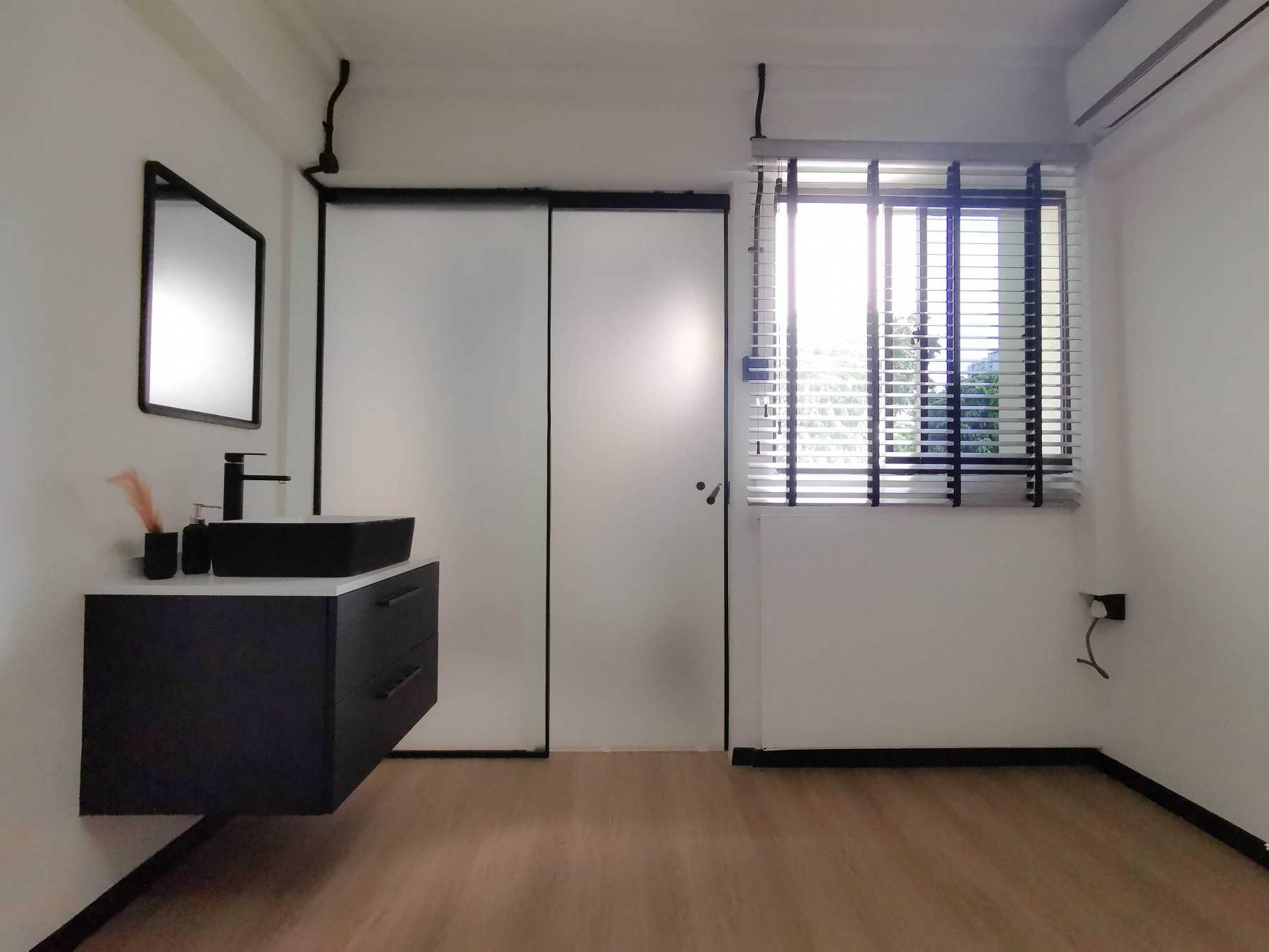 Industrial Bedroom with Vinyl Flooring and Bay Window