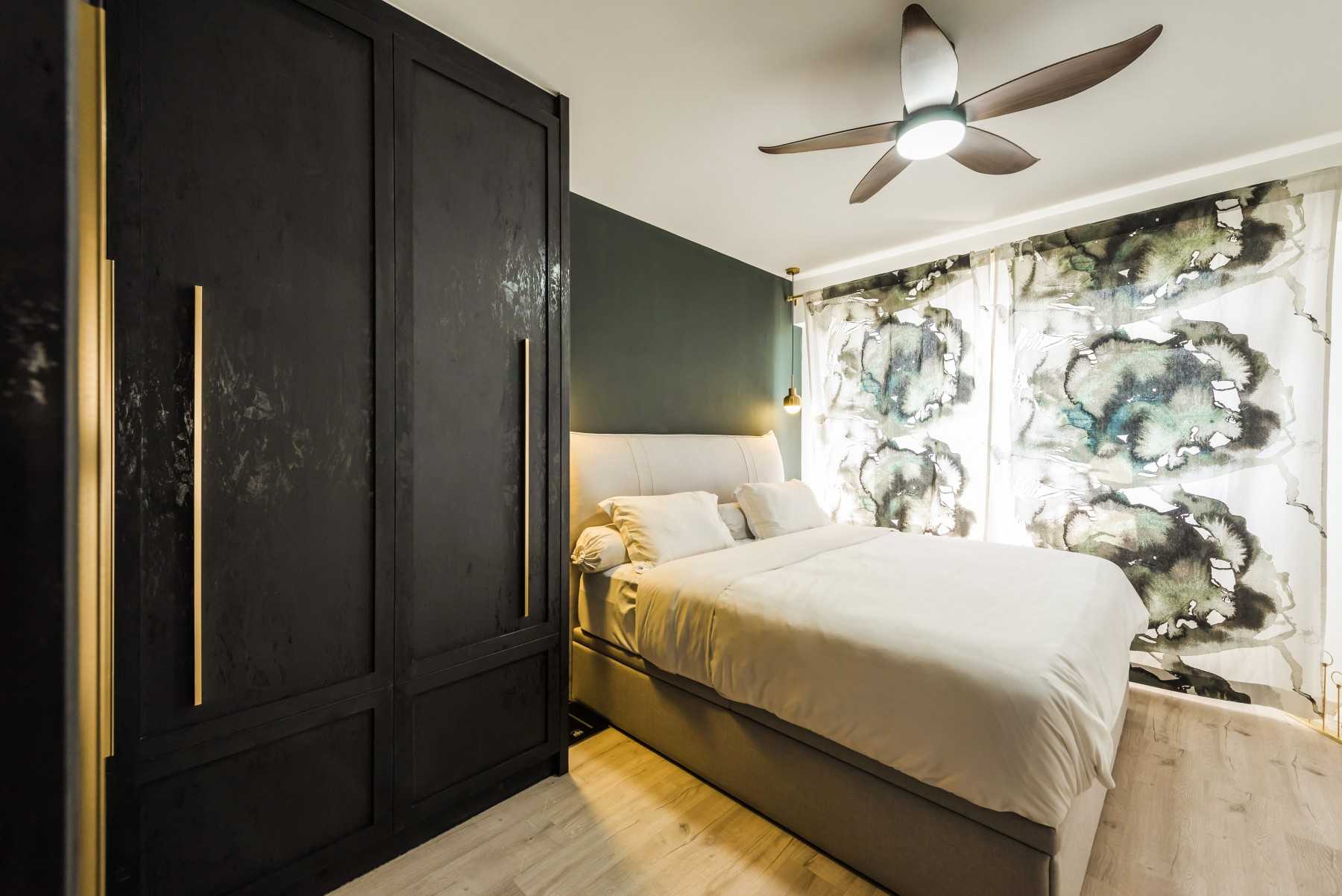 Country Bedroom with Vinyl Flooring and Wardrobe