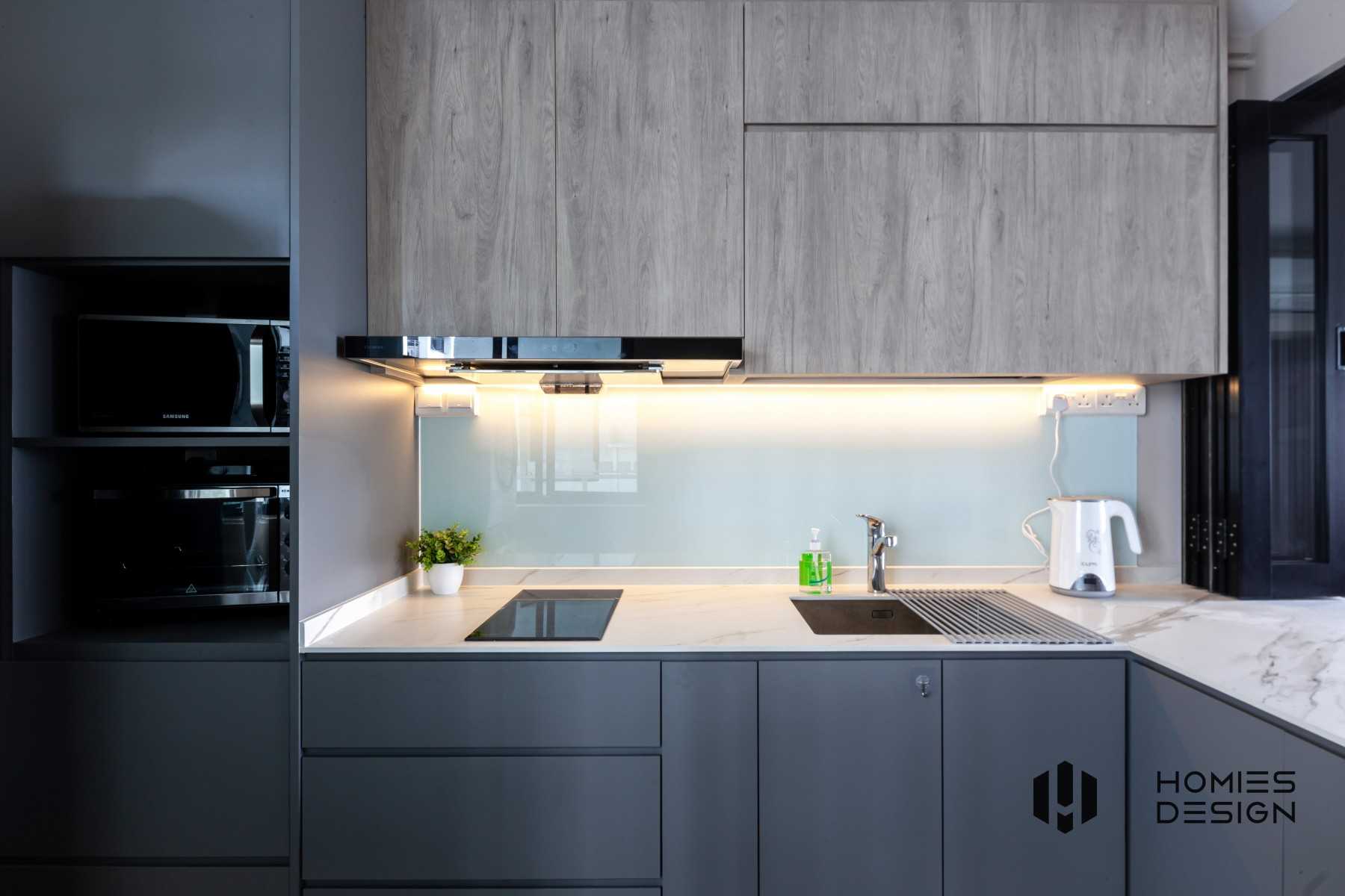 Modern Kitchen with Countertop and Open Kitchen