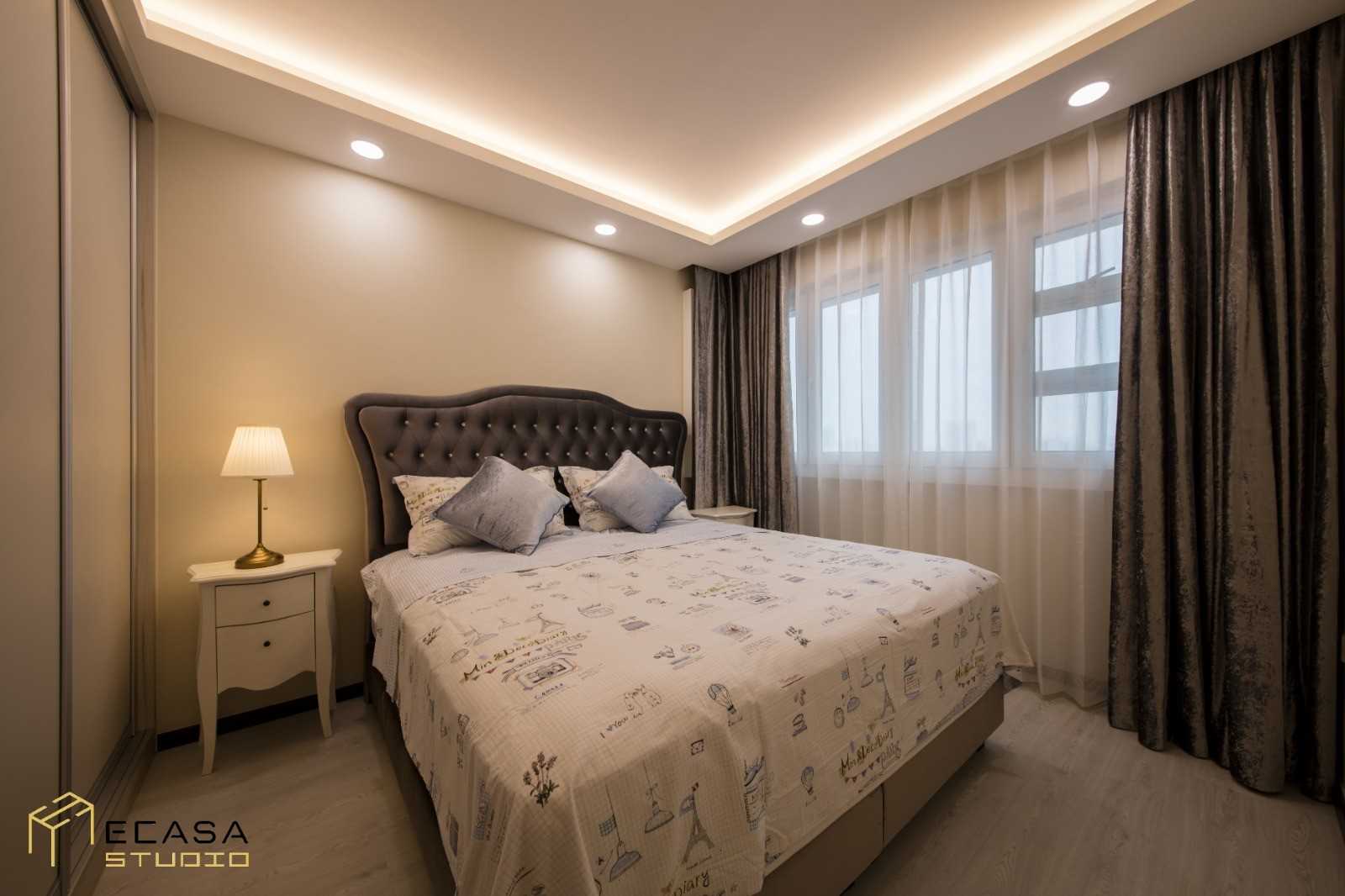 Modern Bedroom with Bed and Lamps