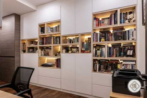 Contemporary Hallway at Serangoon Gardens Terrace 2