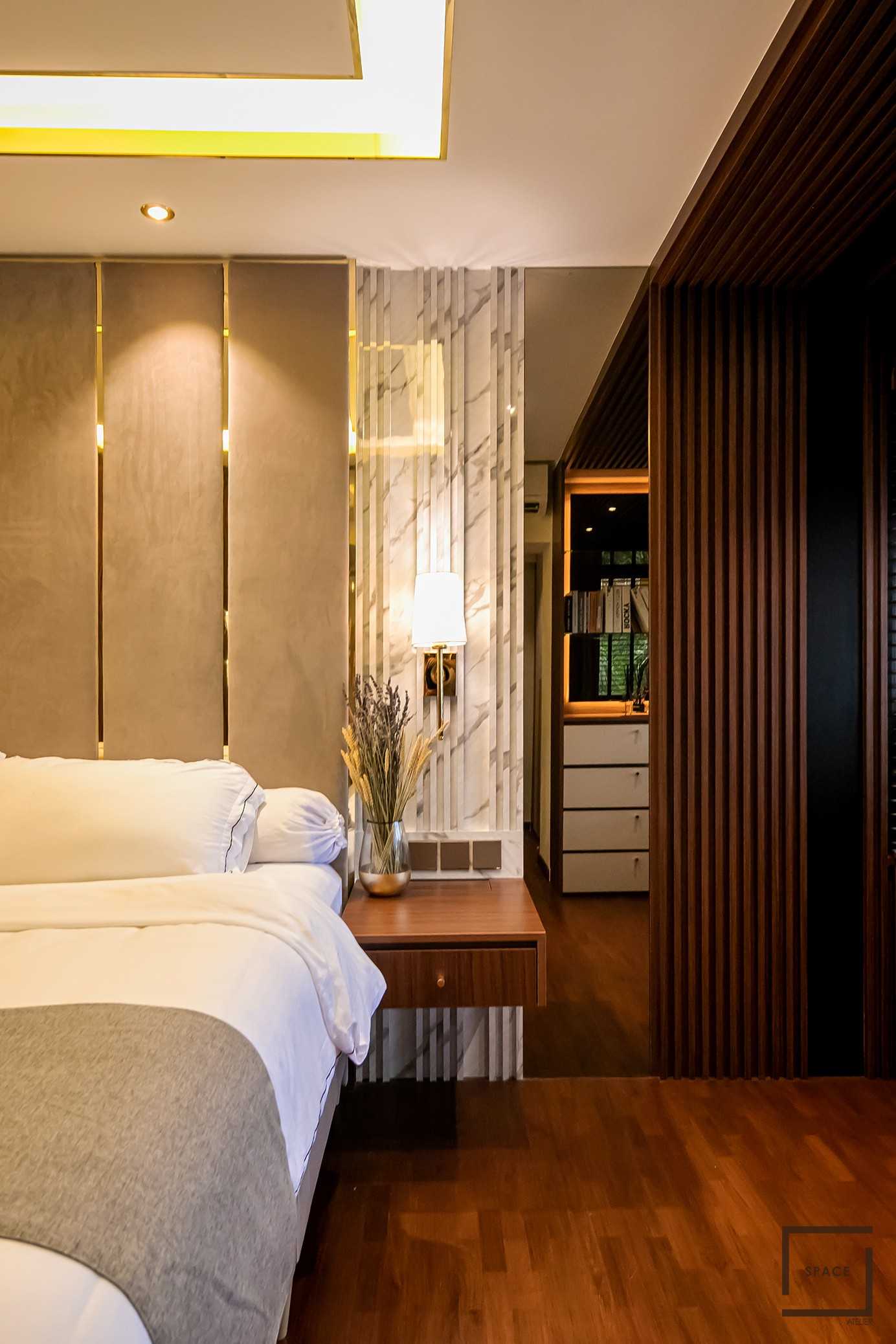 Modern Bedroom with Vinyl Flooring and Cove Lighting