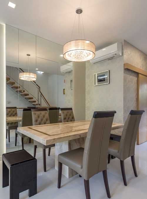 Modern Dining Room at Charlton Villas